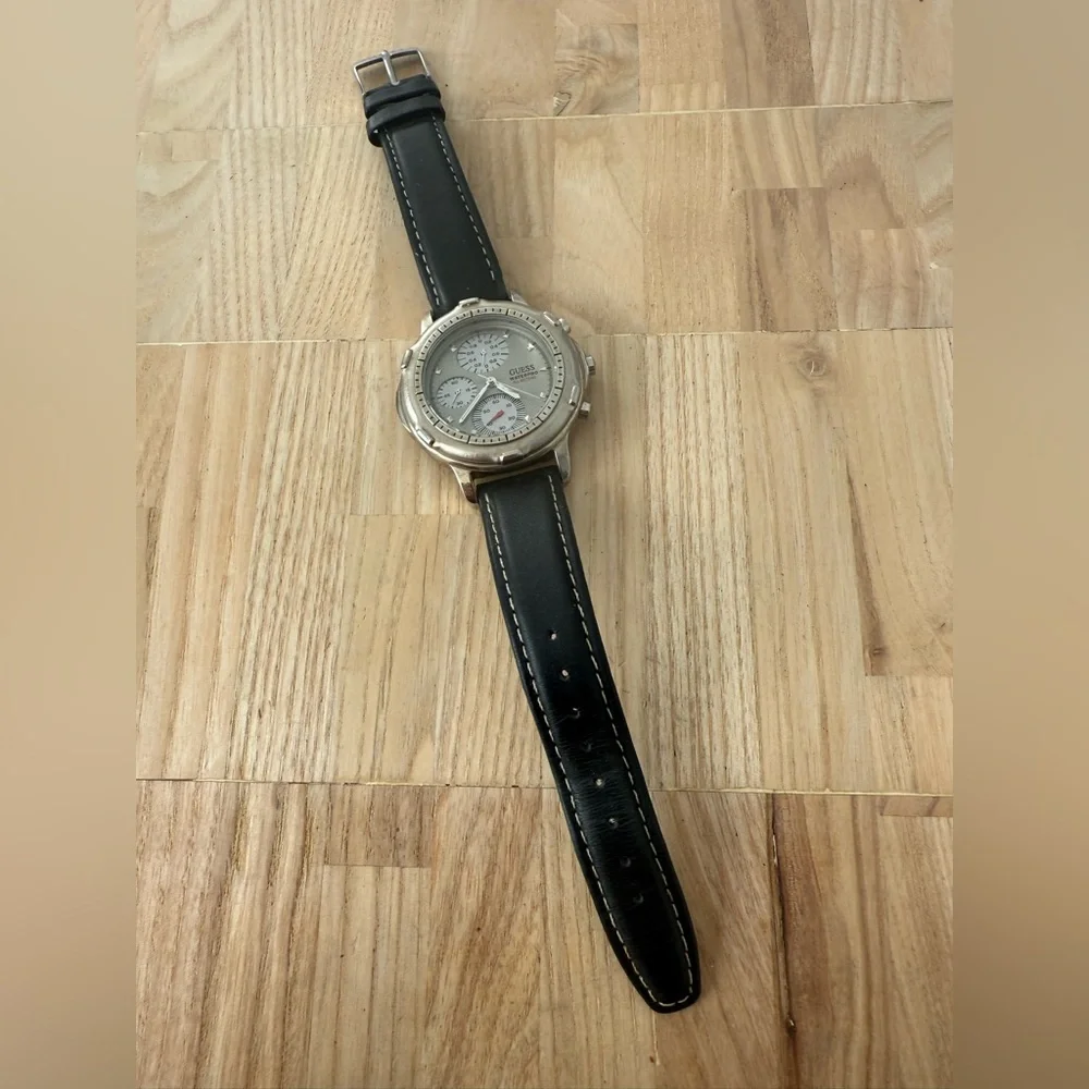 Guess mens waterpro mens black leather sport watch NEW BATTERY